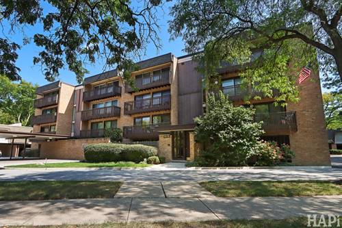 1815 Tanglewood Unit 4D, Glenview, IL 60025