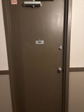 4800 S Lake Park Unit 909A, Chicago, IL 60615