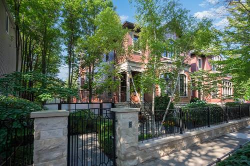 3752 N Janssen, Chicago, IL 60613