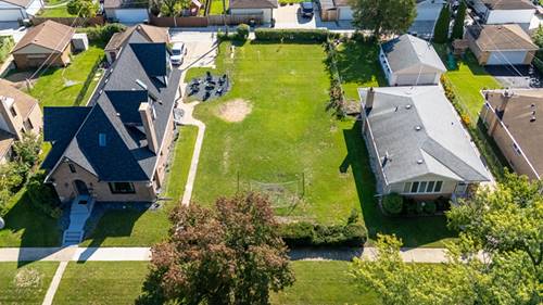 8041 N Merrill, Niles, IL 60714