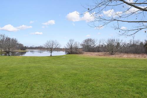 13 Pacer, South Barrington, IL 60010