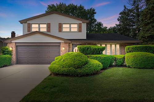 2011 E Canterbury, Arlington Heights, IL 60004