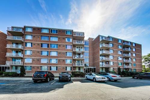 2211 S Highland Unit 3C, Lombard, IL 60148