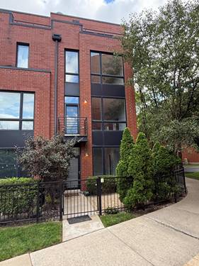 2864 N Riverwalk, Chicago, IL 60618
