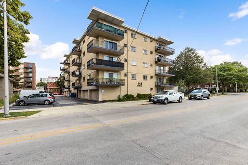 148 Circle Unit 401, Forest Park, IL 60130