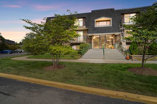 3856 S Parkway Unit 2A, Northbrook, IL 60062