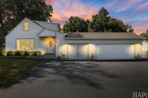 7203 Mohawk, Wonder Lake, IL 60097