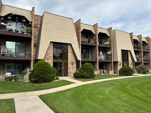 7314 Blackstone Unit 30, Justice, IL 60458