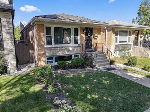 3904 W Eddy, Chicago, IL 60618