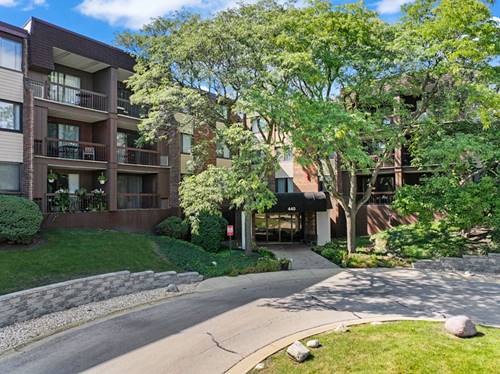 440 Raintree Unit 1M, Glen Ellyn, IL 60137