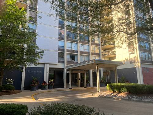 1360 N Sandburg Unit 201, Chicago, IL 60610