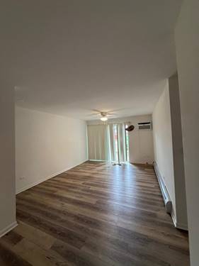 15 E Dundee Quarter Unit 101, Palatine, IL 60074