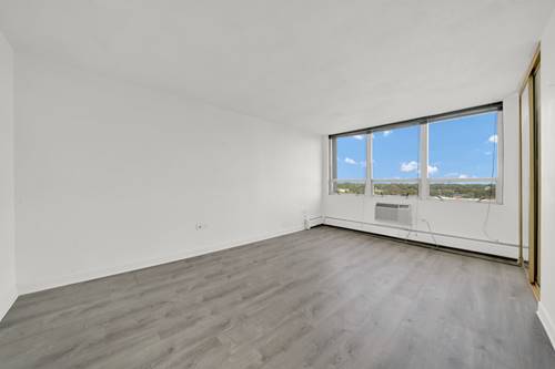 8801 W Golf Unit 10C, Niles, IL 60714