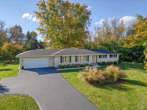 71 Flint, Barrington, IL 60010