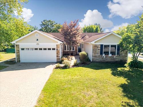 721 Brentwood, Algonquin, IL 60102