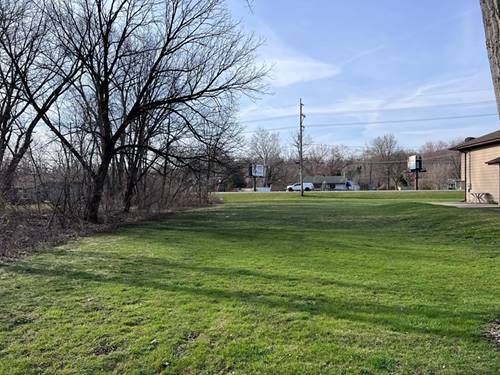 807 Menominee, Lake In The Hills, IL 60156