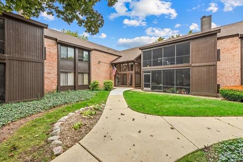 710 St Andrews Unit 16, Crystal Lake, IL 60014