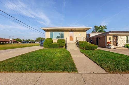491 Escanaba, Calumet City, IL 60409