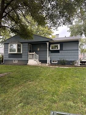 7 Hickory, Carpentersville, IL 60110