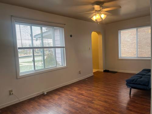 7748 Newland, Burbank, IL 60459