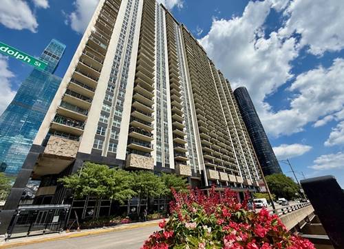 400 E Randolph Unit 904, Chicago, IL 60601