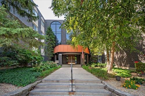 9530 N Lamon Unit 403, Skokie, IL 60077