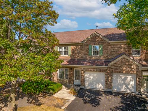 915 Carlisle, Westmont, IL 60559