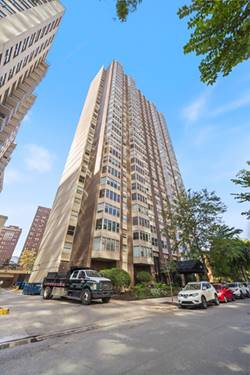 525 W Hawthorne Unit 406, Chicago, IL 60657