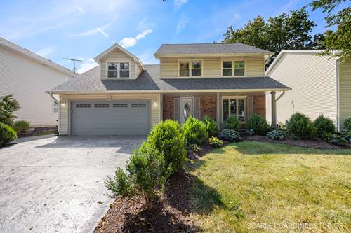 584 Beaconsfield, Naperville, IL 60565