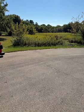 43W321 Creekside, St. Charles, IL 60174