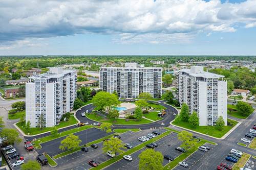 8809 Golf Unit 10-C, Niles, IL 60714