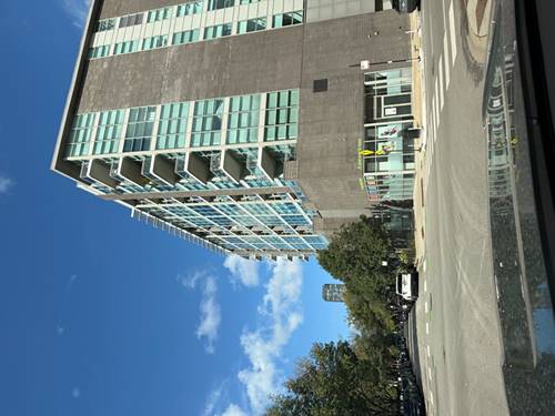 225 S Sangamon Unit 304, Chicago, IL 60607