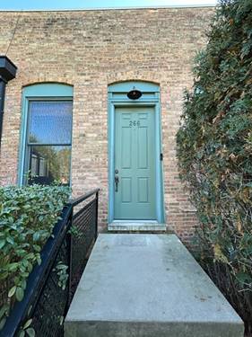 266 Hutchins Unit 266, Woodstock, IL 60098