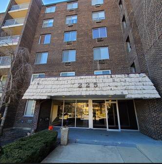 225 S Rohlwing Unit 607, Palatine, IL 60074