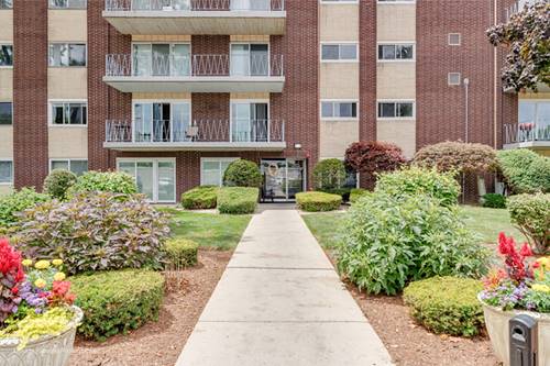 2900 Maple Unit 13C, Downers Grove, IL 60515