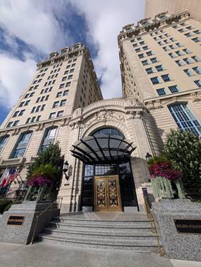 2300 N Lincoln Park West Unit 206, Chicago, IL 60614