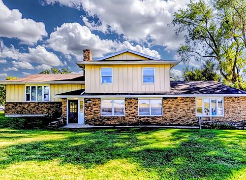 2222 Coltonville, Sycamore, IL 60178