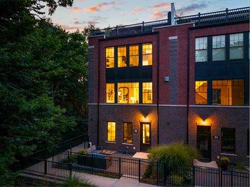 912 E Chicago, Naperville, IL 60540