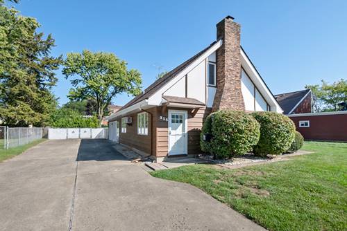 215 Dee, North Aurora, IL 60542