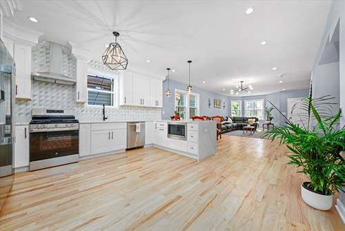 4826 W Potomac, Chicago, IL 60651