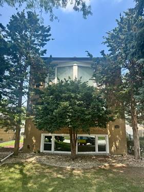 10324 Canterbury Unit 1, Westchester, IL 60154