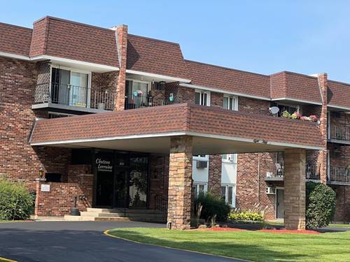 850 S Lorraine Unit 3L, Wheaton, IL 60189