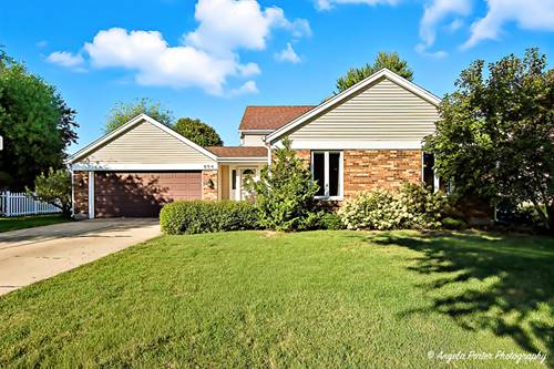 894 N Brentwood, Crystal Lake, IL 60014