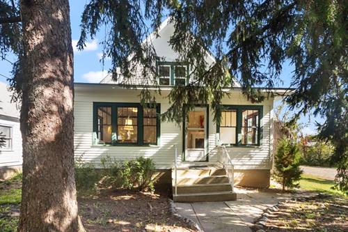 824 Washington, Woodstock, IL 60098