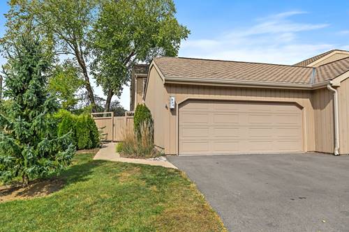 830 Oak Hill, Lake Barrington, IL 60010