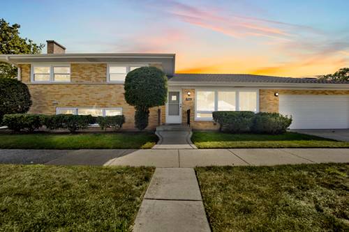 1900 Manchester, Westchester, IL 60154