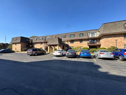 475 N Cass Unit 212, Westmont, IL 60559