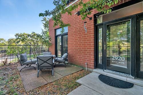 2920 N Riverwalk Unit 38, Chicago, IL 60618