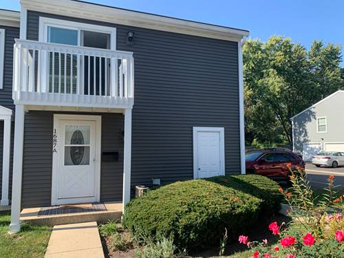 1687 Williamsburg Unit A, Wheaton, IL 60189