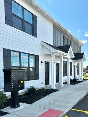 1436 Naperville Wheaton Unit 104, Naperville, IL 60540